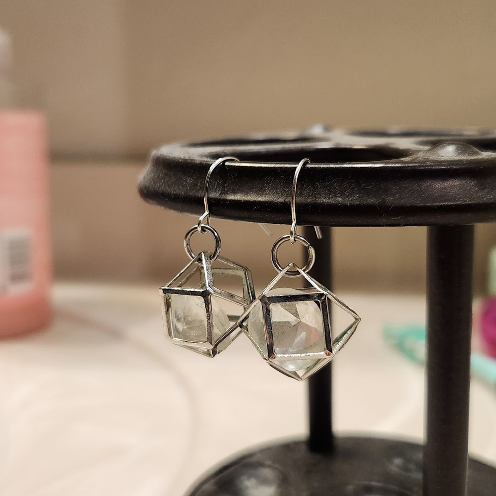 Geometric dangle earrings
